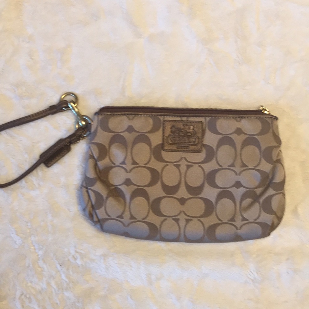 Coach Wristlet Beige